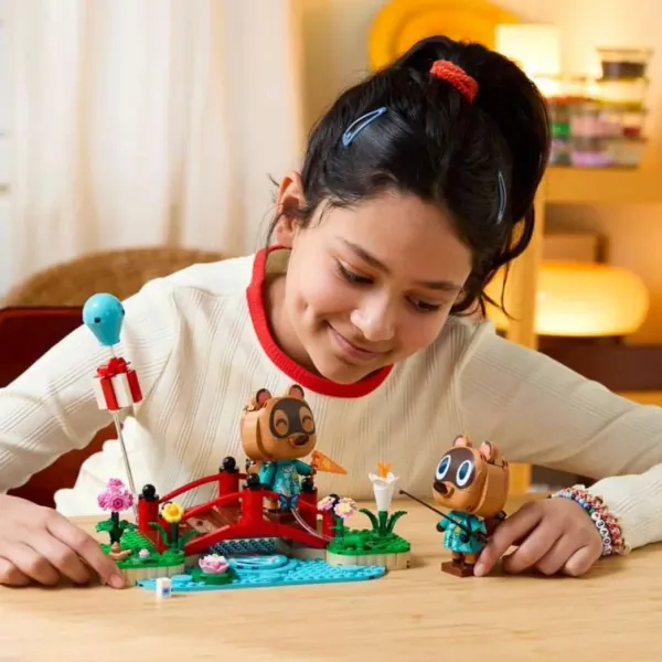 Конструктор LEGO Animal Crossing Веселий день Timmy і Tommy на природі (77059)