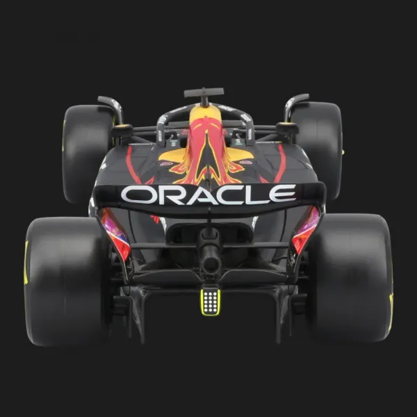 Автомодель із фігуркою Bburago Raсe — Red Bull Racing RB19 в асортименті (1:24) (18-28036)