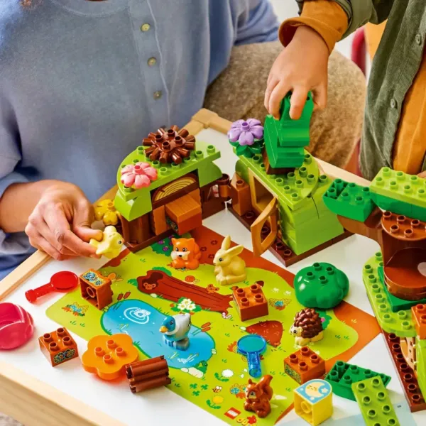 Конструктор LEGO DUPLO Ліс відкриттів із дикими тваринами (10480)