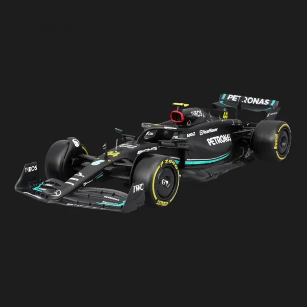Автомодель із фігуркою Bburago Racе — Mercedes-AMG F1 W14 E в асортименті (1:24) (18-28037)