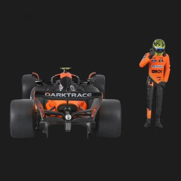 Автомодель із фігуркою Bburago Race — McLaren MCL38 в асортименті (1:24) (18-28040)