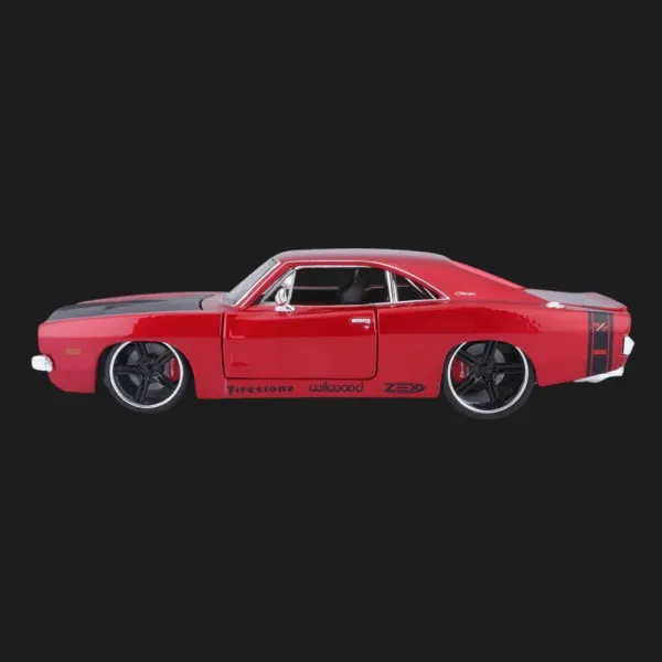 Автомодель Maisto 1969 Dodge Charger R/T, 1:24 (32537 met. red)