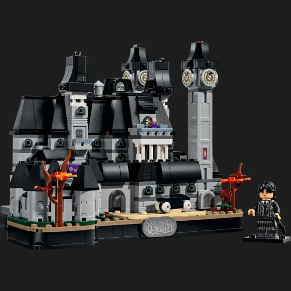 Конструктор LEGO Wednesday Академія Невермор (76788)