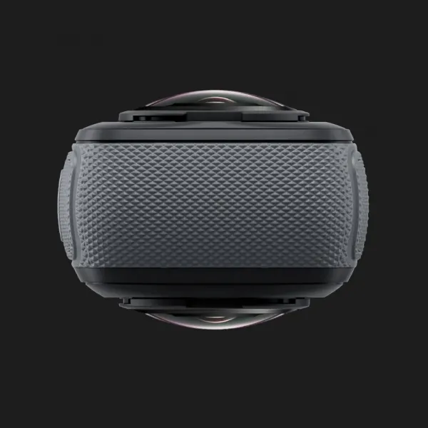 Екшн-камера Insta360 X4